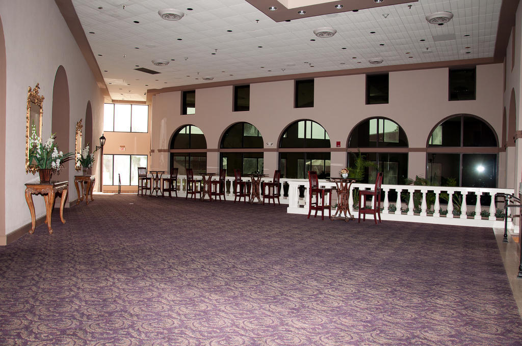 Magnuson Grand Hotel And Conference Center Хаммонд Экстерьер фото